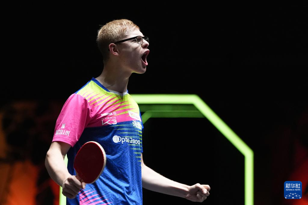 他逐渐向全 他逐渐向全