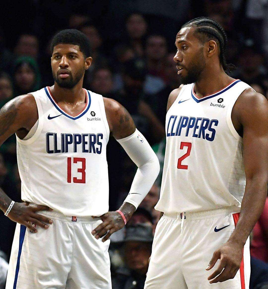 一人为防守 一人为防守